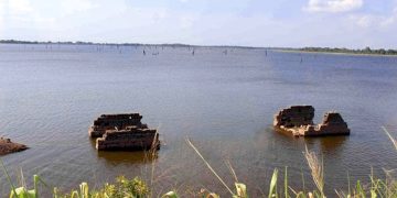 Anuradapura Maha kanadarawa tank dries gradually : part of old Anuradapura,Trincomalee road surfaced I Sri Lanka Latest News