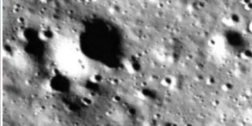 Chandrayaan-3 Latest: ISRO says communication link established with Vikram lander, shares images of moon. Top Updates I Sri Lanka Latest News