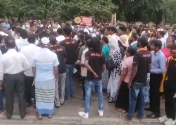 Fonseka gathered to town hall with a large crowd! The police surround the town hall! VIDEO I Sri Lanka Latest News