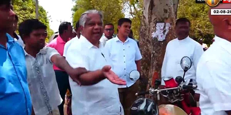 People’s protests force the state minister and parliamentarian to abandon opening ceramony and leave  I Sri Lanka Latest News