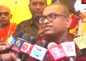  ‘Do not lie’! Against Channel 4, a group including Bhikkus  come to the British High Commission! VIDEO I Sri Lanka Latest News