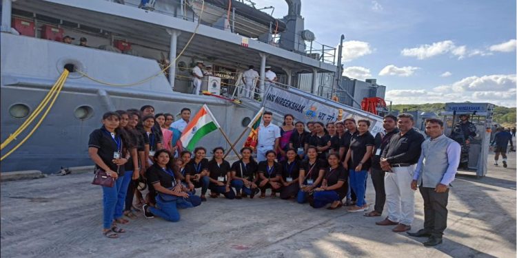 INS Nireekshak visits Trincomalee for SLN Diver Training  I Sri Lanka Latest News