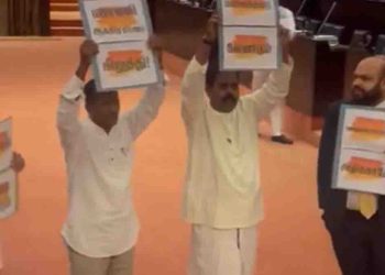 Rasamanikkam led protest in parliament disrupt proceedings: Raises Land issues in Batticaloa I Sri Lanka Latest News