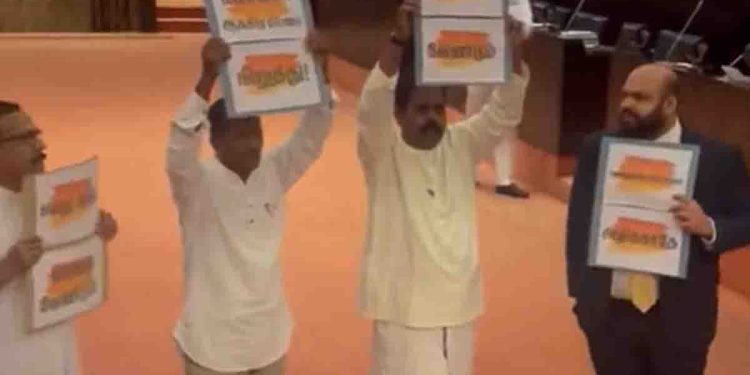 Rasamanikkam led protest in parliament disrupt proceedings: Raises Land issues in Batticaloa I Sri Lanka Latest News