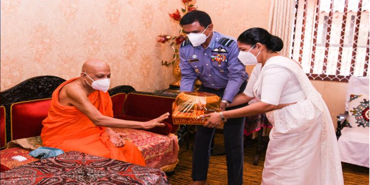 Sri Lanka Air Force hosts solemn annual almsgiving ceremony to honour fallen heroes and serving members  I Sri Lanka Latest News