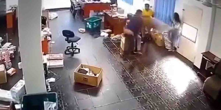 A shop owner couple attacked a 19-year-old girl brutally apprehended by the police! Obtain bail from the court! VIDEO I Sri Lanka Latest News