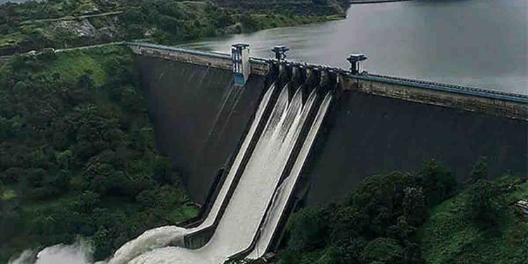 Castlereagh and Maussakele near spill level! Hydropower generation at its peak! Sri Lanka Latest News