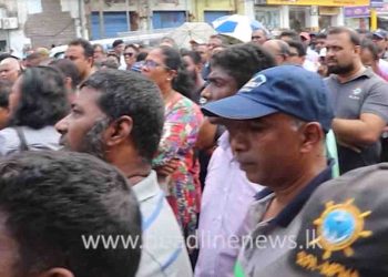 Port unions come out demanding more wages! VIDEO I Sri Lanka Latest News