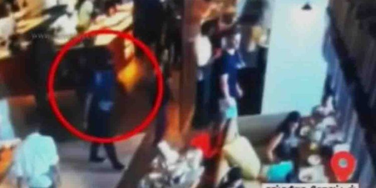 Easter Attack Trial Begins: Daily Hearing! Saharan in a photo taken by the receptionist at Shangri-La Hotel! Officials from the American Embassy have come to watch the proceedings! I Sri Lanka Latest News