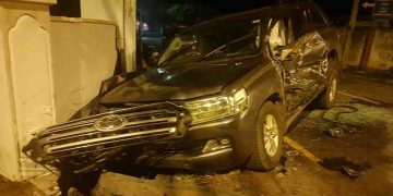 A powerful cabinet minister’s super V 8 met with an accident in Jaffna! I Sri Lanka Latest News