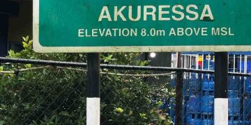 No entry zone in Akuressa: Imminent landslide area corden off from entry I Sri Lanka Latest News