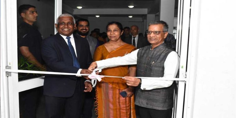 The first ever India-Alumni Art Exhibition – Chitralekha Inaugurated in Colombo today