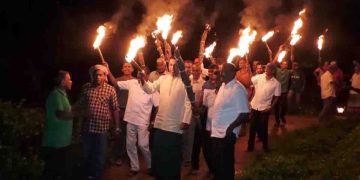 SJB held a torchlight march around the country late at night against the 3rd increase in the electricity bill!  VIDEOS & PHOTOS I Sri Lanka Latest News