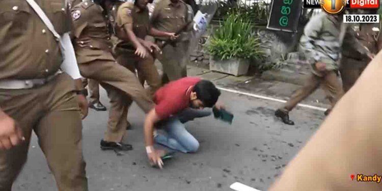 Video footage of police brutal attack on Peradeniya students who marched against the government’s autocracy released! I Sri Lanka Latest News