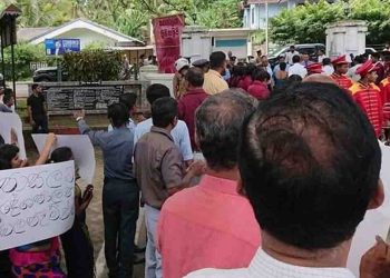 Employees of 300 government institutions across the country will go to the streets today at lunchtime! I Sri Lanka Latest News