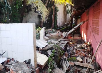 An unsecured wall collapsed near the Maharagama President’s Primary School and a student was injured! Sri Lanka Latest News