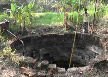 A two-and-a-half-year-old girl died after falling into a well!  mother jumped into the well to save the girl! Sri Lanka Latest News
