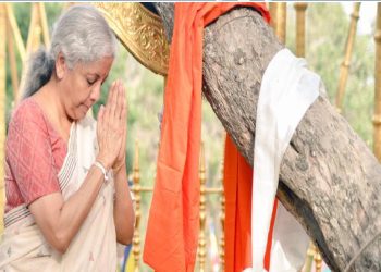 Indian Finance Minister visits Jaya Sri Maha Bodhi I Sri Lanka Latest News