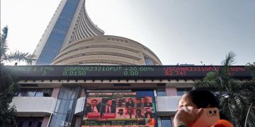 India regains its economic swagger as China stumbles I Sri Lanka Latest News