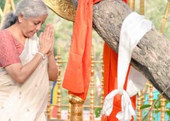 Indian Finance Minister Nirmala Sitharaman joins ‘Nam 200’ event in Colombo! Lays a foundation stone to build 10,000 houses on the plantation! VIDEO I Sri Lanka Latest News