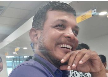 An act of rare honesty in a dishonest milieu: an individual returned 50 lakhs he picked up on the ground! Sri Lanka Latest News