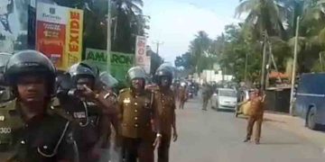 A protest march against electricity bill heading towards Colombo from Divulapitiya: Heavy Police presence seen along the road I Sri Lanka Latest News