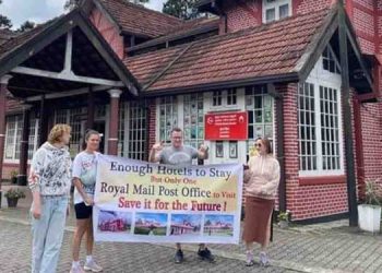 Tourists say they have enough hotels to stay but only one ‘royal mail post office’; request to preserve it for future! PHOTOS I Sri Lanka Latest News