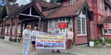 Tourists say they have enough hotels to stay but only one ‘royal mail post office’; request to preserve it for future! PHOTOS I Sri Lanka Latest News