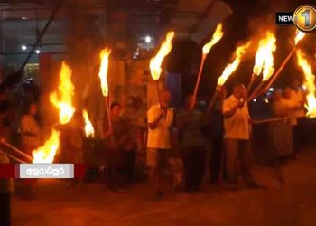 ‘They have increased everything! What is the purpose of taking IMF money after making people suffer like this?’ People all over the country lit torches in protest against the electricity bill on the streets last night! VIDEO I Sri Lanka Latest News