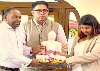 Donation of a Buddha Statue from Sri Lanka to Portugal, 500 years after the arrival of Portuguese to Ceylon I Sri Lanka Latest News