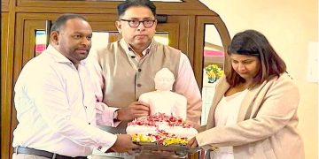 Donation of a Buddha Statue from Sri Lanka to Portugal, 500 years after the arrival of Portuguese to Ceylon  I Sri Lanka Latest News