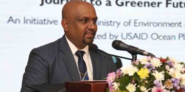 The chairman of the Central Environment Authority, who is alleged to have accepted a bribe of Rs 100 lakhs got bail from the court today! I Sri Lanka Latest News