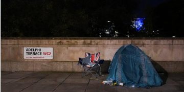Homelessness on the Rise in UK as Poverty Bites I Sri Lanka Latest News