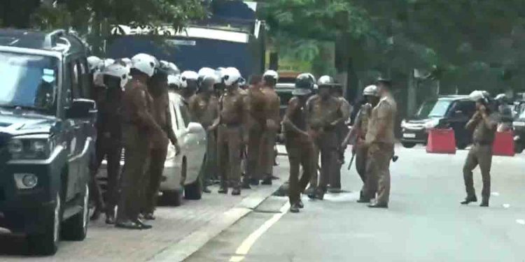 Amidst Parliamentary debate security tighten suddenly on cricket board !  All entry roads are closed! VIDEO I Sri Lanka Latest News