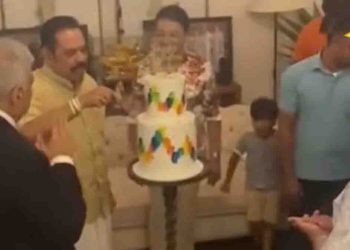 Only Gota went home from the gang that bankrupted the country!  98% of the rest still enjoy! Instead of acquiring the Rajapaksa’s hidden wealth and getting compensation after the court verdict! President cut cake on Mahinda’s birthday! VIDEO I Sri Lanka Latest News