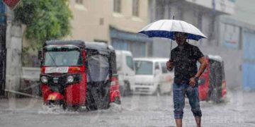 Rain with strong winds in Colombo! Many roads are flooded! VIDEO I Sri Lanka Latest News