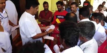 Who else to tell? No one comes to the village Sir, ! People surrounded the opposition leader who visited a temple in Wilgamuwa and gave their grievances in writing   to the opposition leader. VIDEO I Sri Lanka Latest News