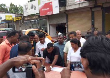 ‘Abolish the civil rights of economic killers’! SJB take the battle to the streets! Horovpotane signature campaign! PHOTOS I Sri Lanka Latest News