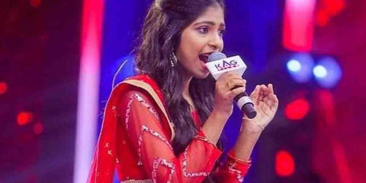 Kilmisha, a Sri Lankan singing sensation who won an Indian reality show, returned home today.