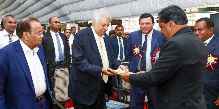 ‘In order to build a strong country, everyone must move forward together as Sri Lankans’ – the President invites all political parties again! PHOTOS I Sri Lanka Latest News