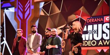 Yohani Bags Top Award at TV Derana Music Video Awards  I Sri Lanka Latest News