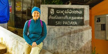 American Ambassador Julie Chung Venerate Adams Peak! The support of the people was praised highly! PHOTOS I Sri Lanka Latest News