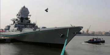 Ship with Indian crew aboard hijacked in Arabian Sea, Indian Navy rushes help I Sri Lanka Latest News