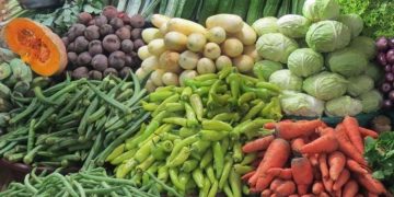 Prices for vegetables are skyrocketing! It is not affordable! One kilo of carrots costs Rs.2000! 1400 beans! 1300 green chilies! Sri Lanka Latest News