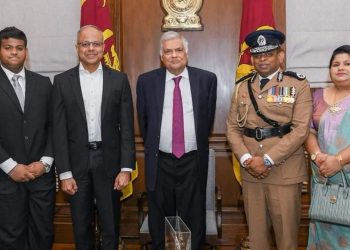 The new Inspector General meets with the President!   President Congratulates! PHOTOS Sri Lanka Latest News