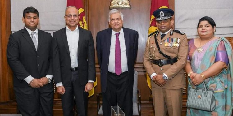 The new Inspector General meets with the President!   President Congratulates! PHOTOS Sri Lanka Latest News