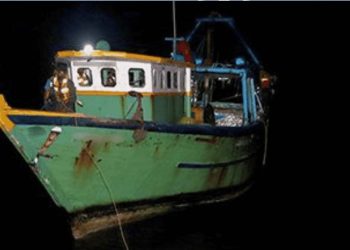 Navy seizes two poaching trawlers and 23 Indian nationals in Sri Lankan waters I Sri Lanka Latest News