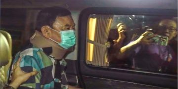 Former Thai PM Thaksin Shinawatra released on parole from police hospital