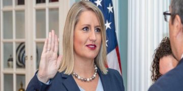 Media Bias Should Favor Public Interest, Not Government Spin – Lizz Allen
