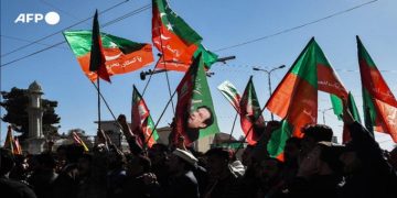 Pakistan coalition talks loom after strong vote showing for jailed Khan